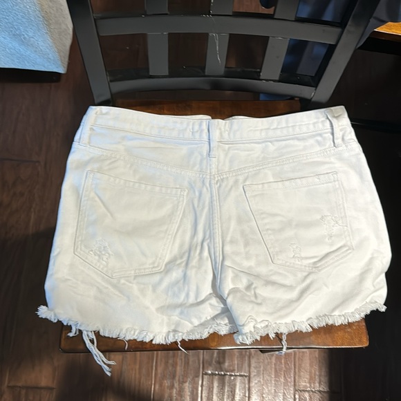 White denim shorts - Picture 2 of 3